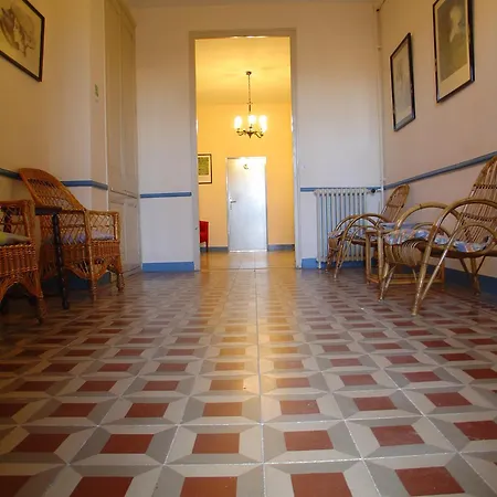 Hostal Adarnius-2